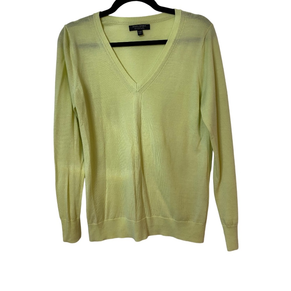 Banana Republic 100% merino wool light sweater top, is neon green/yellow size M